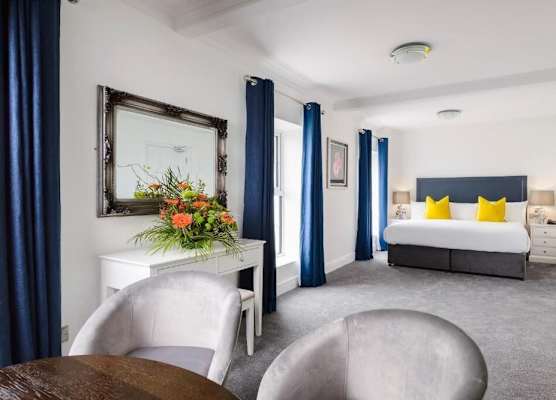 Commodore Hotel 1