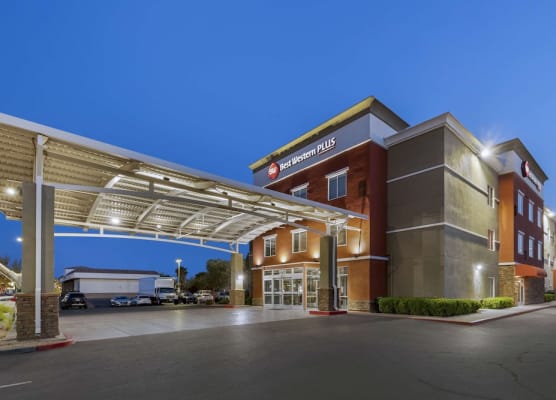 Best Western Plus Henderson Hotel 1