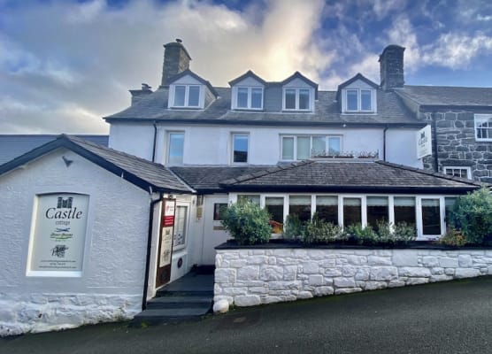 Castle Cottage Inn 1