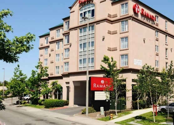 Ramada by Wyndham SeaTac Airport 1
