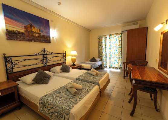 Qawra Point Holiday Complex 1