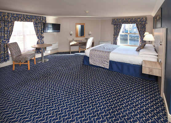 The Queens Hotel & Victoria Cloisters Apartments 1
