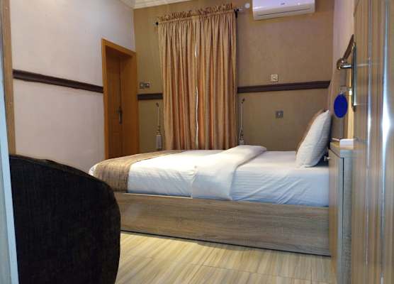 Euro Lounge and Suites 1