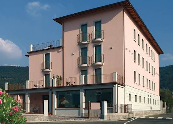 International Hotel 1