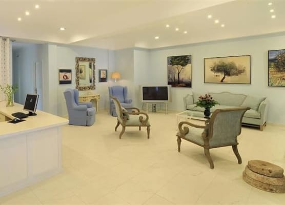 Alesahne Beach Hotel 1