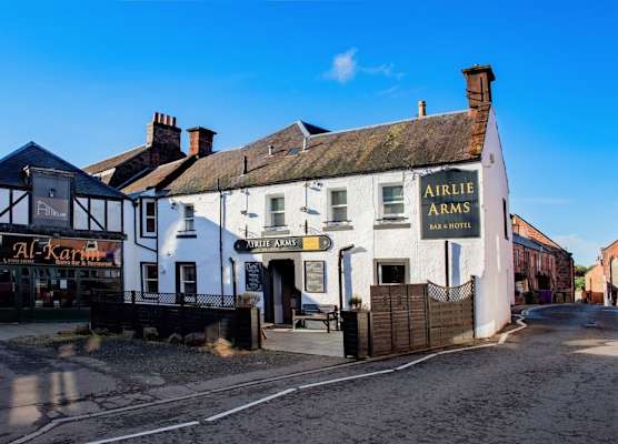 Airlie Arms Hotel 1