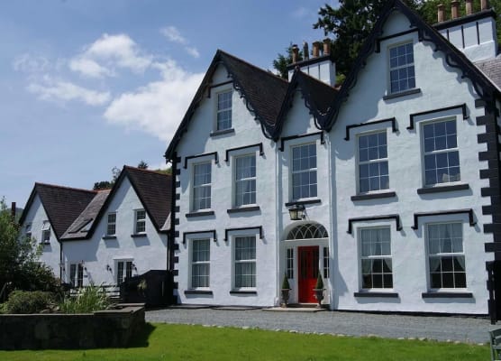 Coed Mawr Hall Bed & Breakfast 1