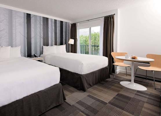 Coast Canmore Hotel & Conference Centre 1