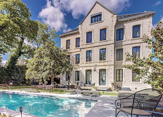 Demeure Saint Louis Historic manor, air-conditioned, free private parking, City 700m, WIFI, view 1