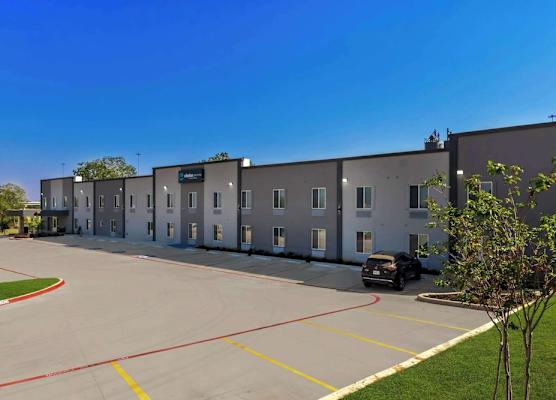Clarion Pointe Fort Worth East - Arlington 1