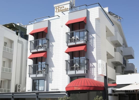 Pure Blanche Hotel 1