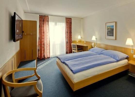Good Night Inn 1