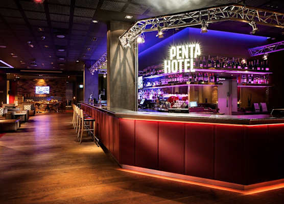 pentahotel Reading 1