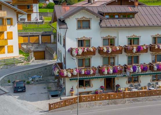 Hotel Serena - Tre Cime Views 1
