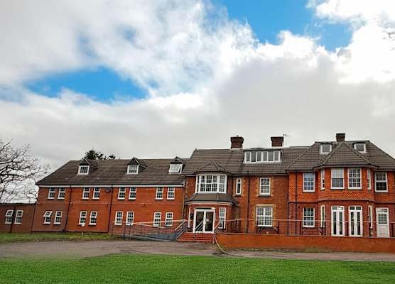 Trivelles Gatwick Hotel & airport Parking 1