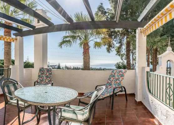 Lovely 2-bed Calahonda Apartment sea & Golf Views 1