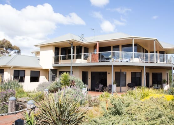 Hilltop Apartments Phillip Island 1