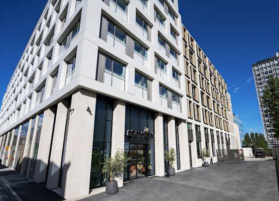 Staycity Aparthotels Paris La Defense 1