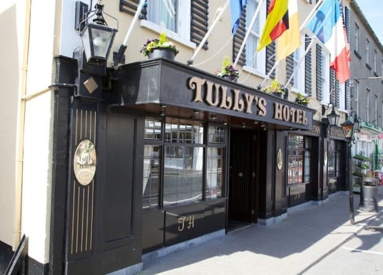 Tully's Hotel 1