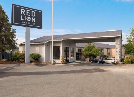 Red Lion Inn & Suites Grants Pass 1