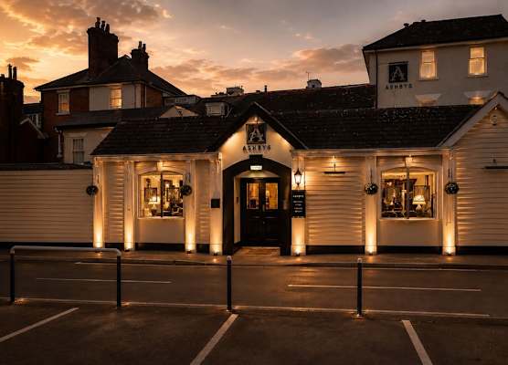 Ashbys Accommodation & Spa hire 1
