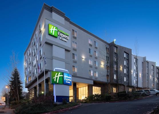 Holiday Inn Express & Suites SEATTLE-SEA-TAC AIRPORT by IHG 1
