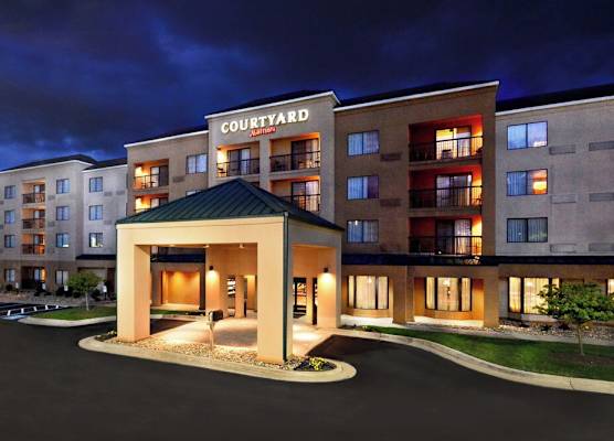Courtyard Beckley 1