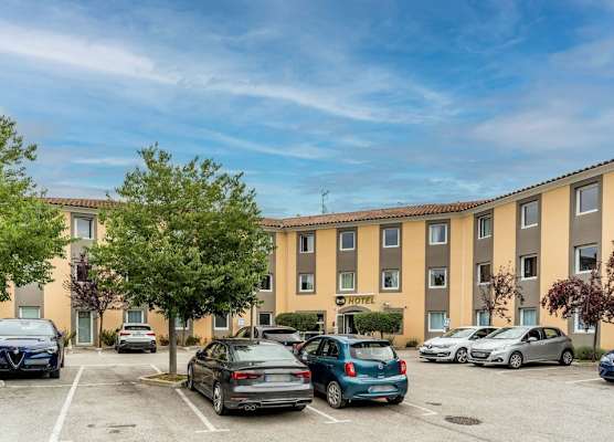 B&B HOTEL Aix-en-Provence Le Tholonet 1