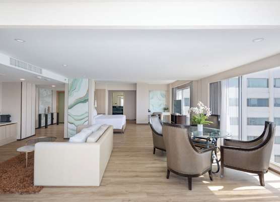 Ramada Plaza by Wyndham Bangkok Menam Riverside 1