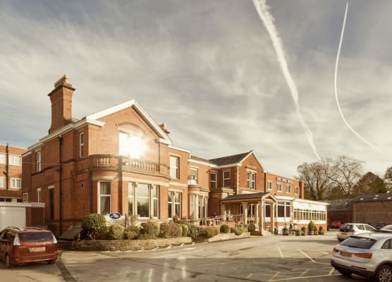 Alma Lodge Hotel 1
