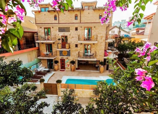 Leda Suites 1