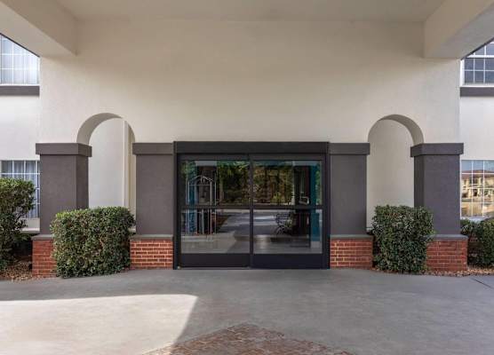 Days Inn by Wyndham Lincoln 1