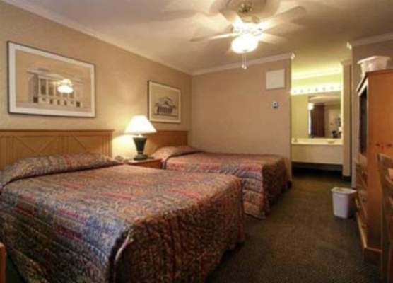 Civic Center Motor Inn 1