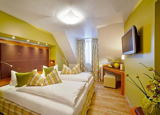 Altstadthotel "Zum Hechten" 1