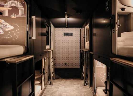 Capsule Hotel - Lucerne Old Town 1