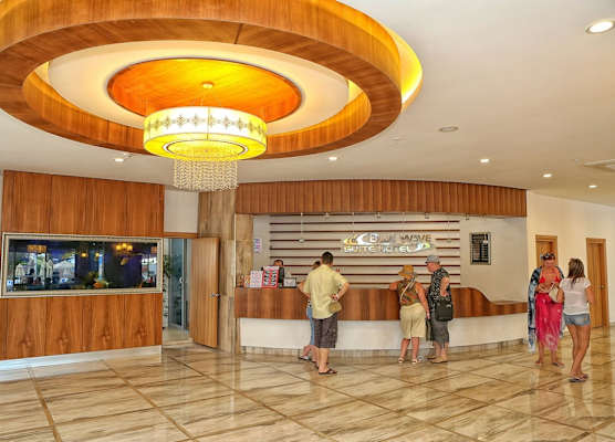 Blue Wave Suite Hotel 1
