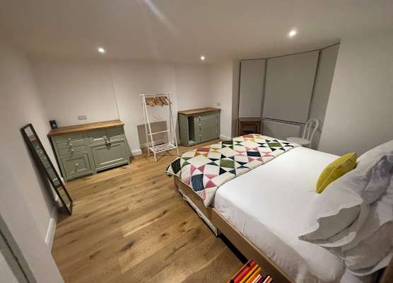 Stanley Road - Modern Flat in Oxford 1