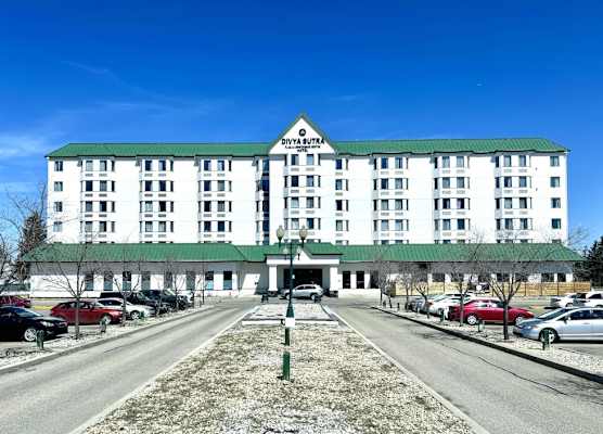 Divya Sutra Plaza and Conference Centre Calgary Airport 1