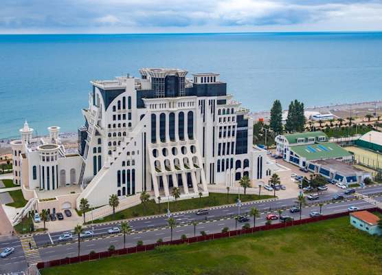 The Grand Gloria Hotel 1
