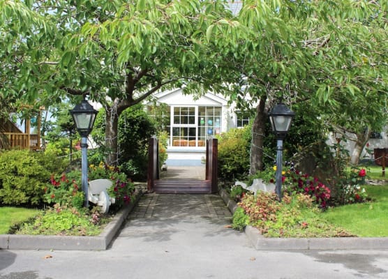 Lake House Hotel 1