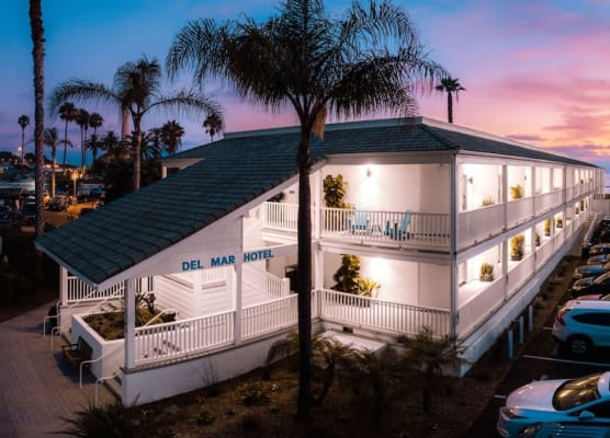 Del Mar Beach Hotel 1