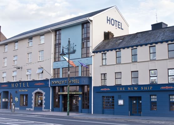 Dooley's Hotel 1