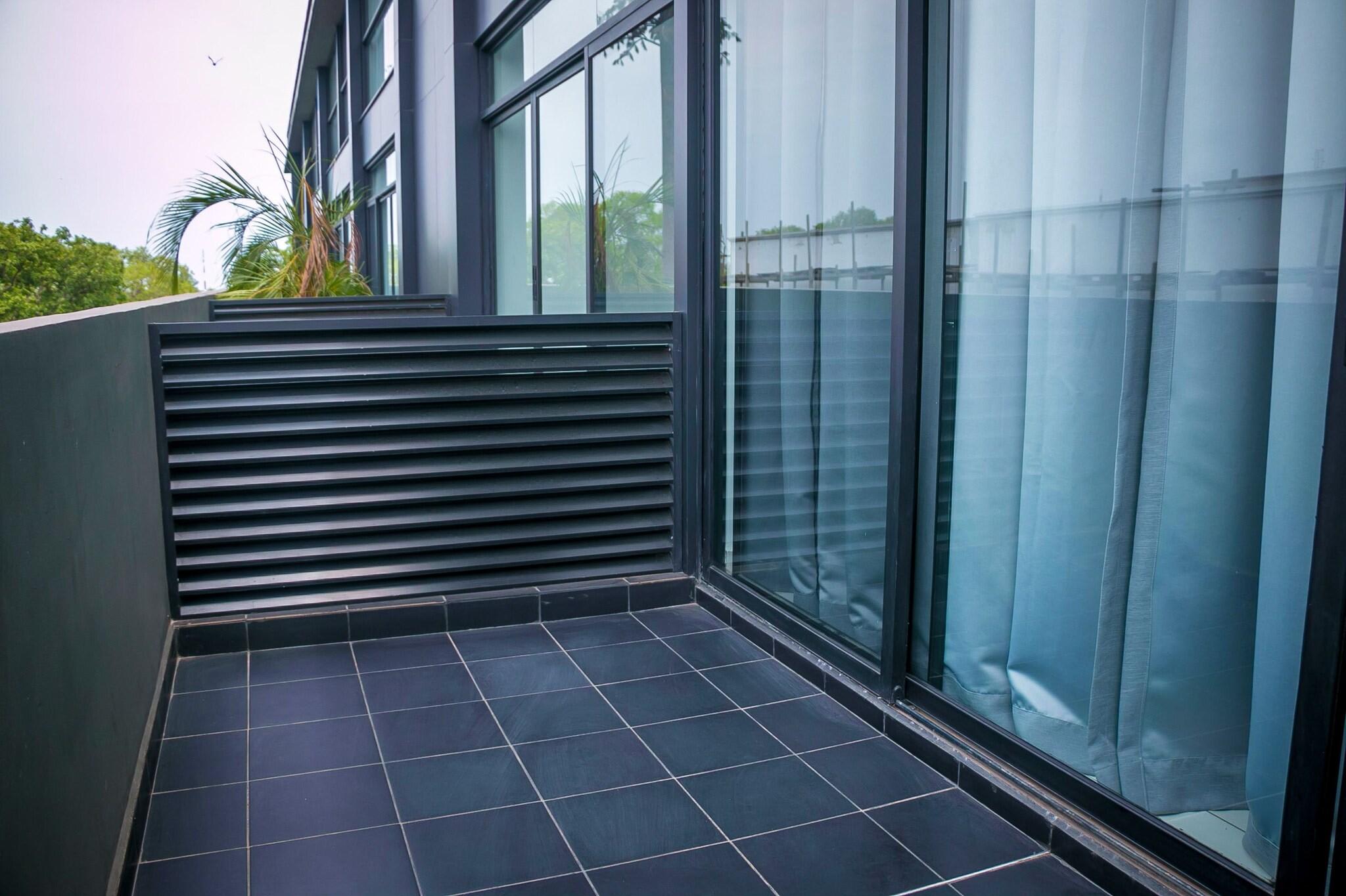 Embassy Gardens Premier Suites 5