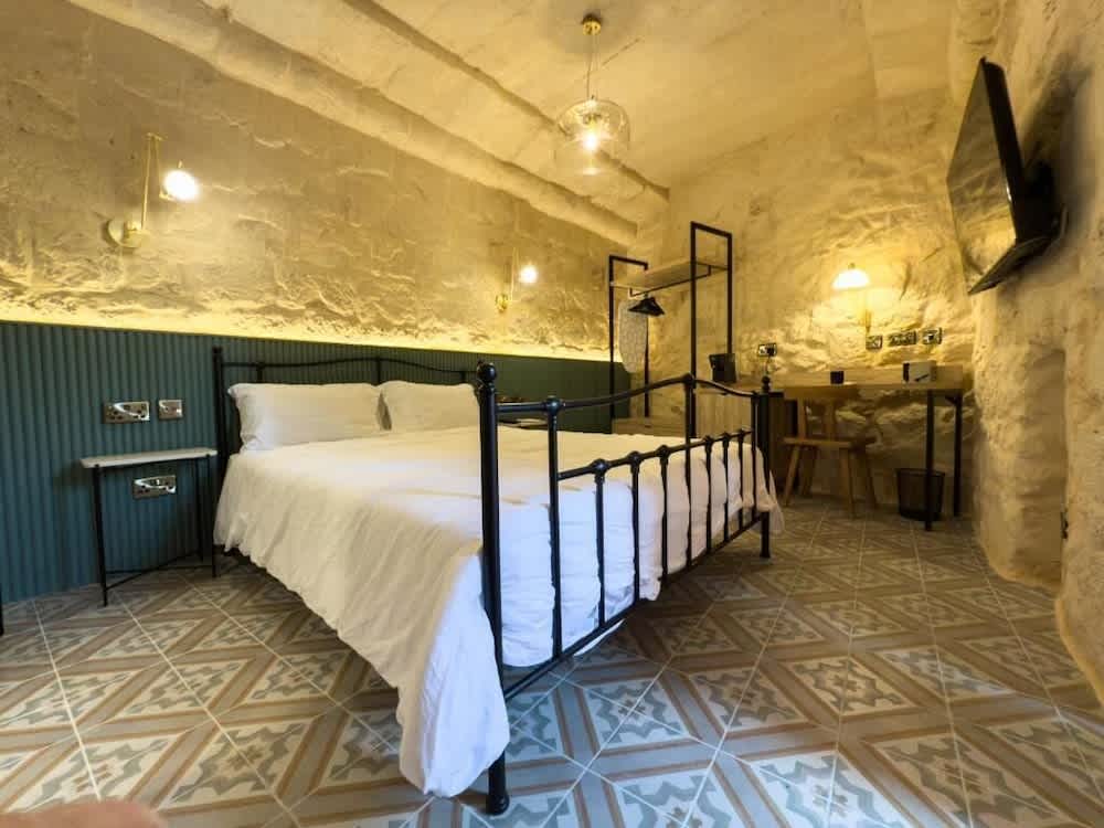Fourteen Guesthouse 5