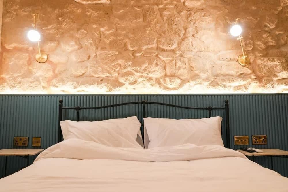 Fourteen Guesthouse 3