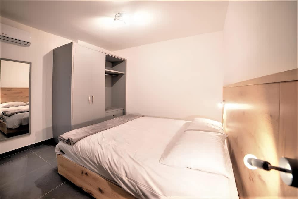 Elise Apartments 3
