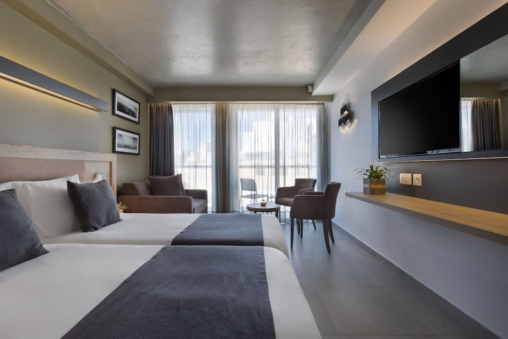 Azur Hotel by ST Hotels 4