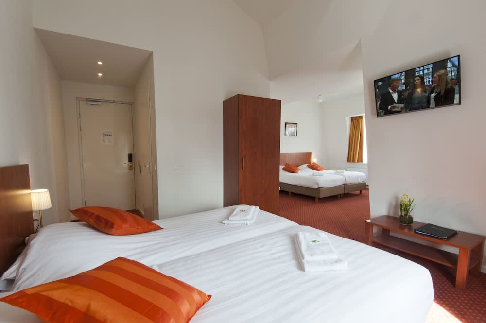 Ambassador City Centre Hotel 5