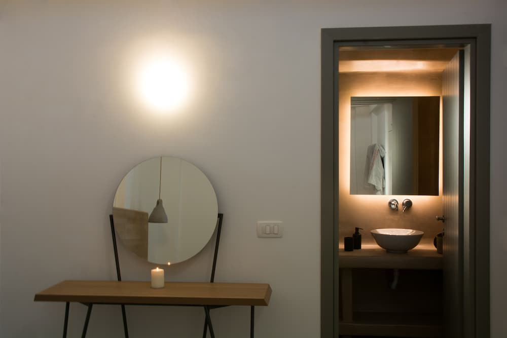 Amphitrite Suites Santorini 5