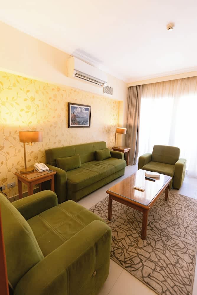The Grand Plaza Hotel Smouha 5